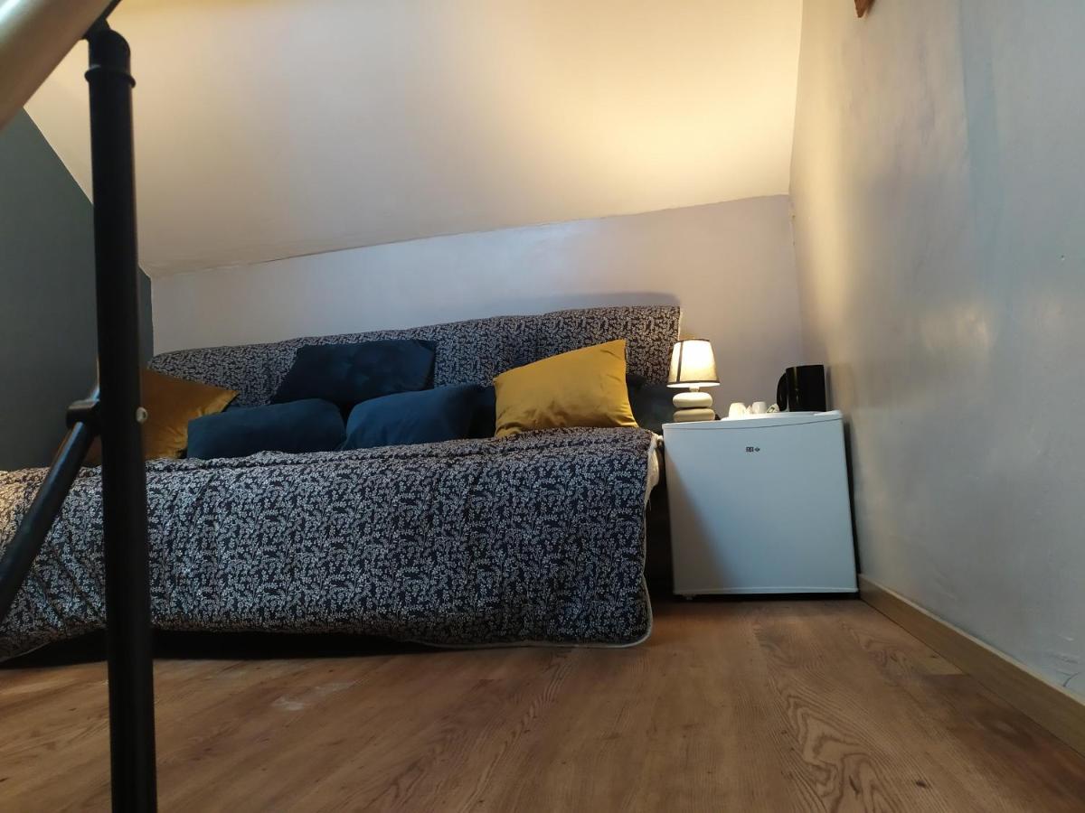 Bed and Breakfast PETIT SAINT HUBERT 1 à 4 PERSONNES Velles  Esterno foto