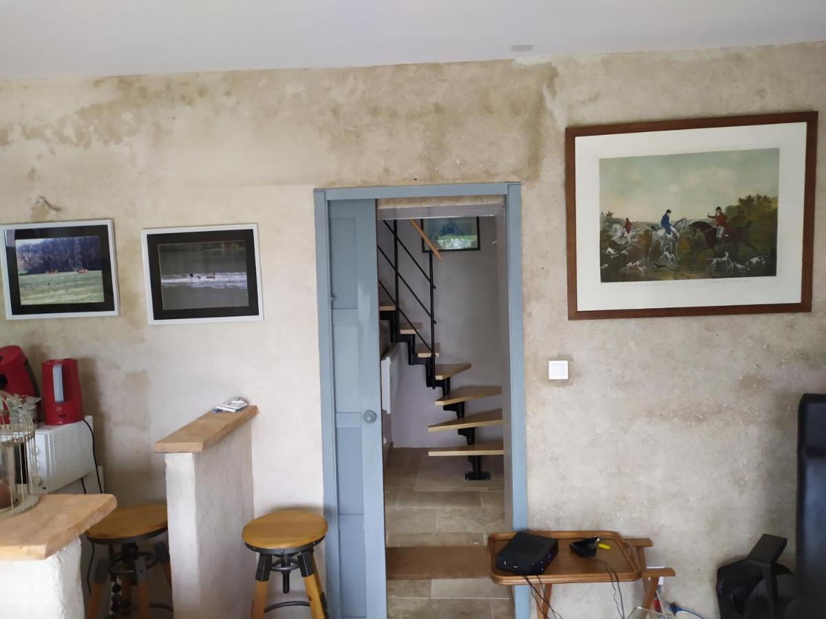 Bed and Breakfast PETIT SAINT HUBERT 1 à 4 PERSONNES Velles  Esterno foto