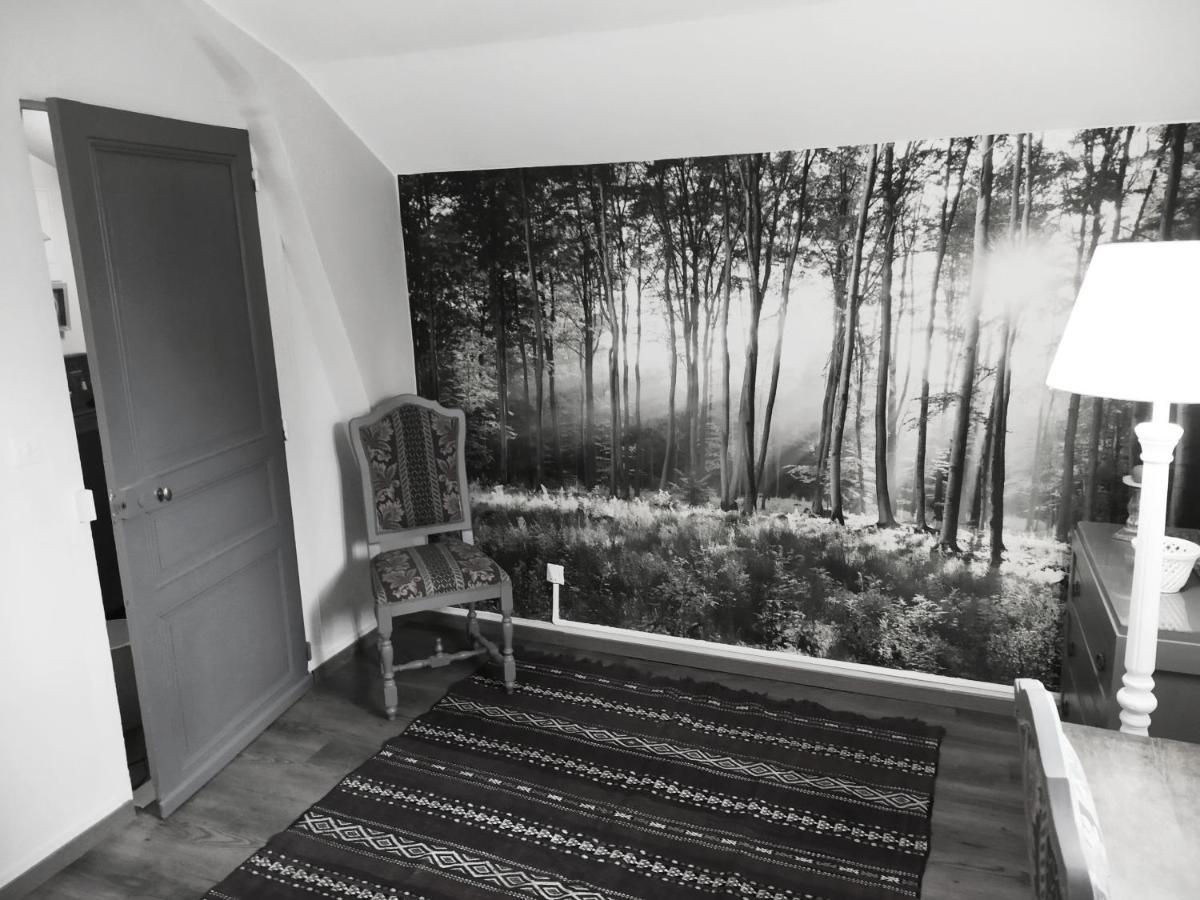 Bed and Breakfast PETIT SAINT HUBERT 1 à 4 PERSONNES Velles  Esterno foto